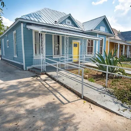Remodeled Historic 1Br 1Ba House Near Downtown Apartment